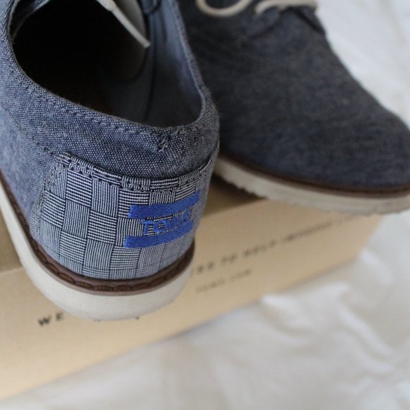 Boys Toms Blue Chambray Brogues Size 5Y - Picture 7 of 8